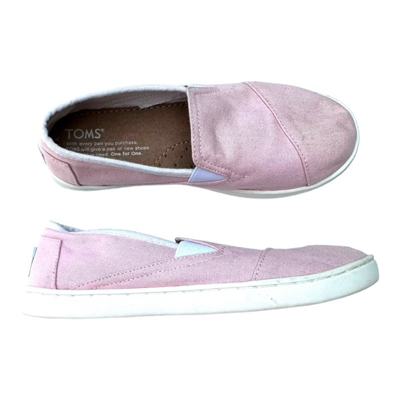 Tom’s Size 2(Youth) pink and white canvas slip-ons. - Picture 2 of 6